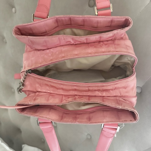 Chanel travel line handbag - Picture 4 of 11